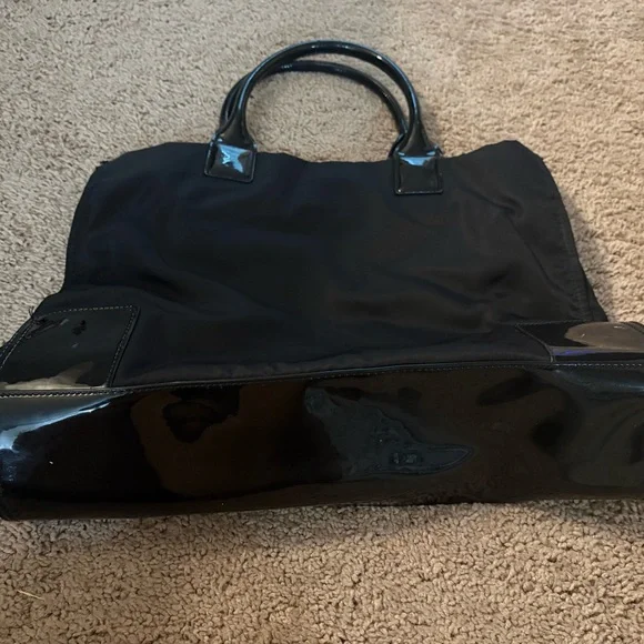 Tory Burch Black purse & wallet with sleek Design - Picture 6 of 8